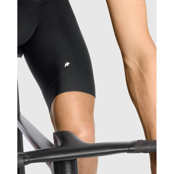 ASSOS EQUIPE R SPRING FALL S11 BLACK SERIES BIB SHORT | Reference: 11.10.278.18